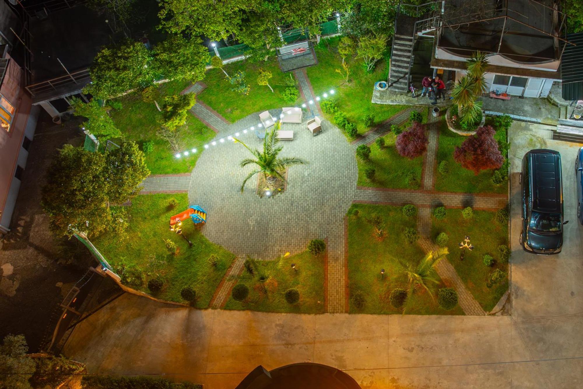 Green Yard Hotel Batumi Ngoại thất bức ảnh